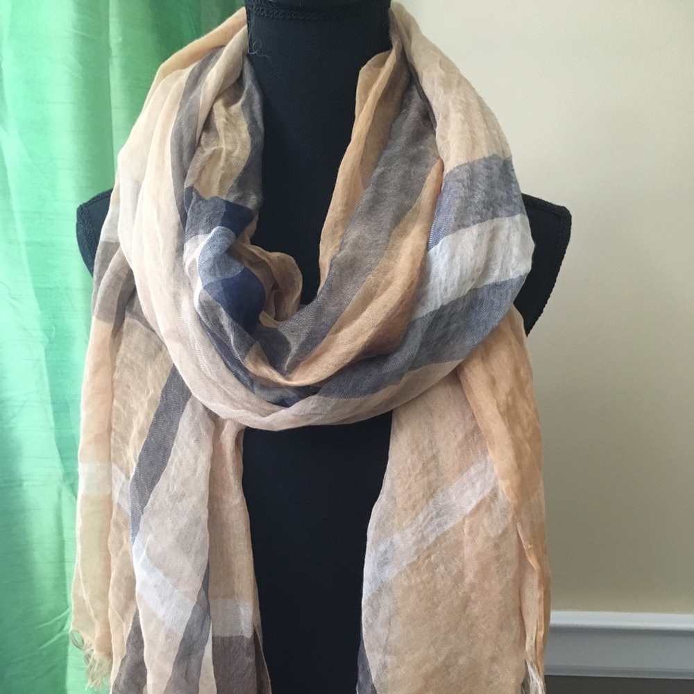 Scarf 🧣 - Picture 2 of 2